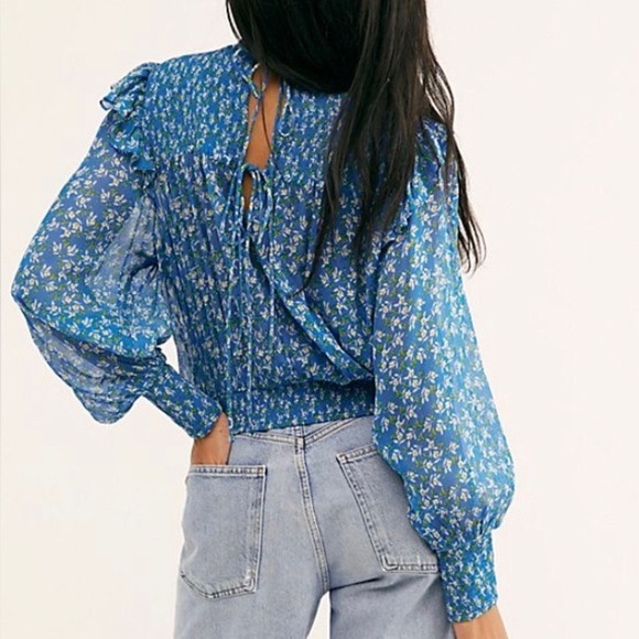 FREE PEOPLE ROMA FLORAL-PRINTED Blue BLOUSE TOP Sz Medium - Picture 2 of 14